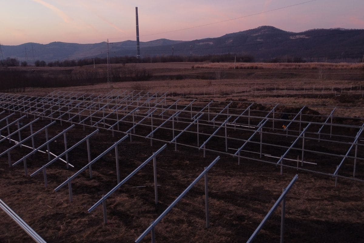 Montaj structură fotovoltaică la sol, 1.8MW Copșa Mică, jud. Sibiu